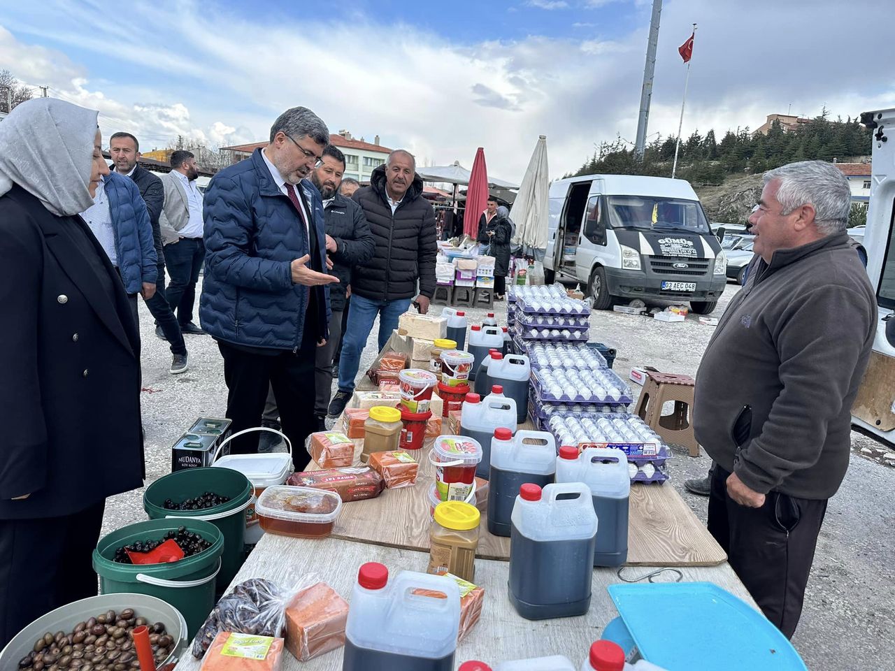 Seyhan Kılıçarslan, İscehisar'da halkla buluştu.