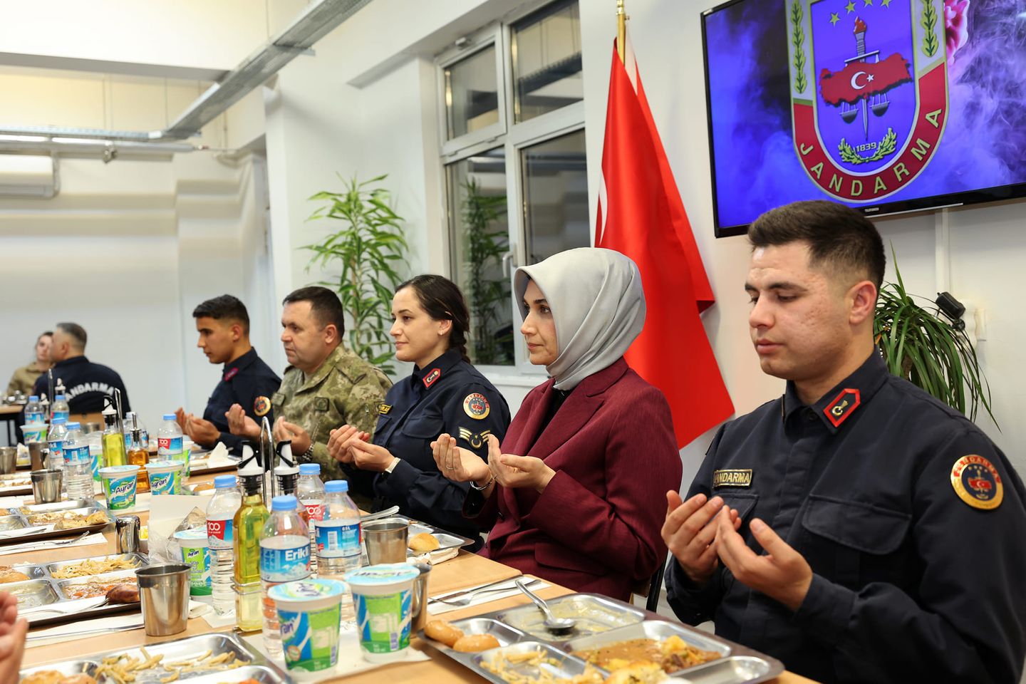 Afyonkarahisar'da Güvenlik Güçleri İftar Programında Bir Araya Geldi