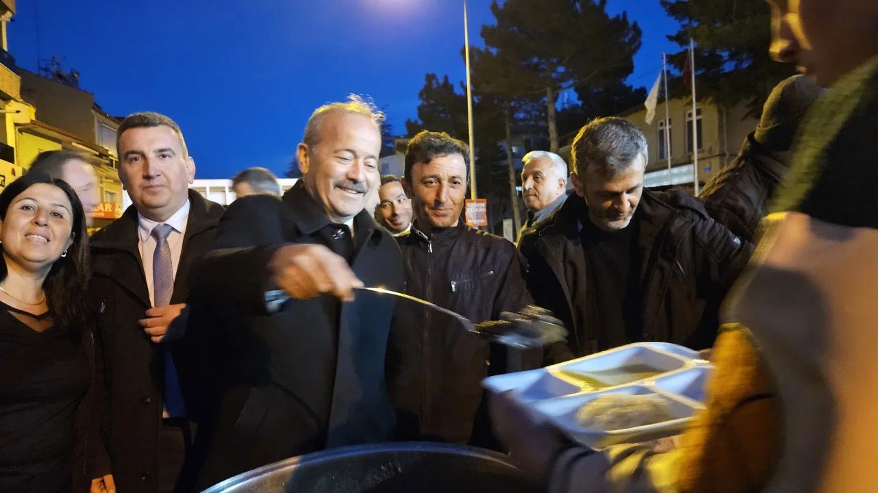 MHP Afyonkarahisar'da İftar Programı Düzenledi