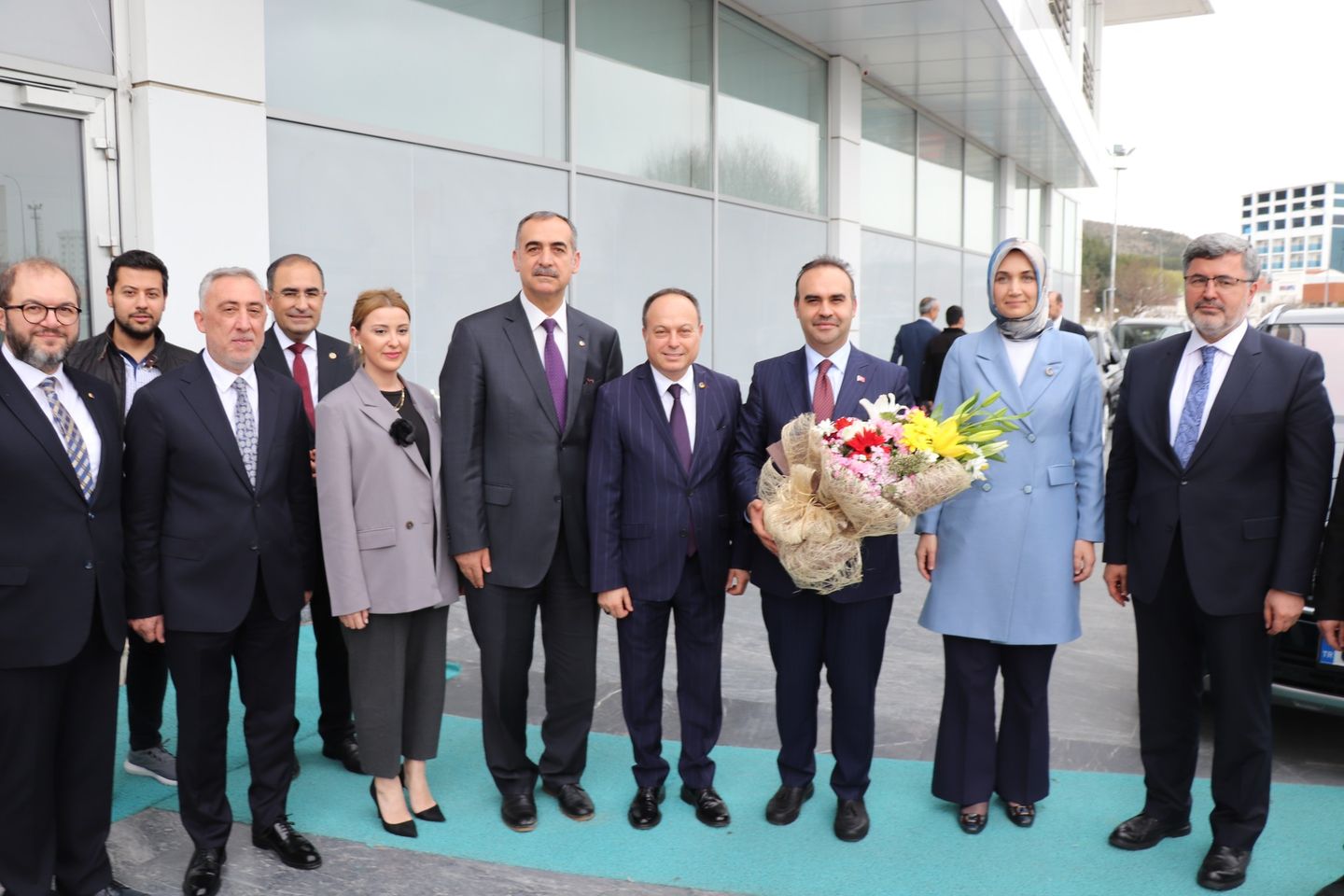 Sanayi ve Teknoloji Bakanı bölgedeki iş dünyası ile toplantı yaptı