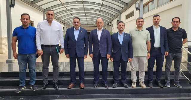 AK Parti Milletvekili Adana'daki Eğitim Temsilcileriyle Bir Araya Geldi