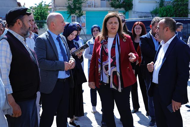 Afyonkarahisar Belediye Başkanı Burcu Köksal, İlk Mahalle Ziyaretini Gerçekleştirdi