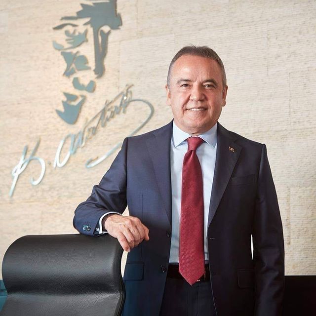 Antalya Büyükşehir Belediye Başkanı Muhittin Böcek, Akdeniz Belediyeler Birliği Başkanlığı’na seçildi