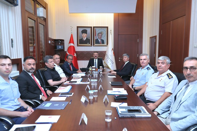 Mardin'de Teröristlerle Çıkan Çatışmada Yaralanan Gazi, Vali Aksoy'u Ziyaret Etti