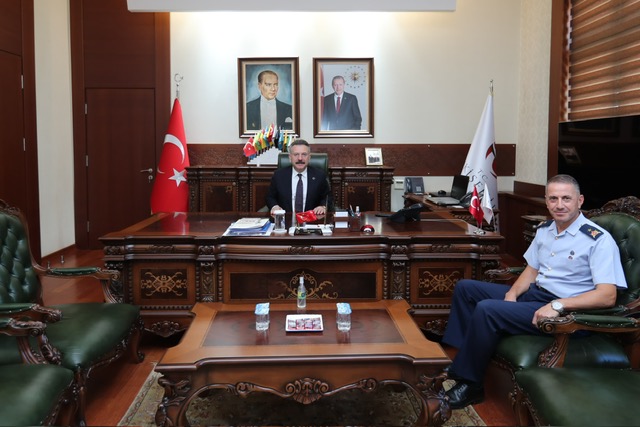 Emekliye Ayrılan Hava Tuğgeneral Gürhan Ergürhan, Valimiz Hüseyin Aksoy'a Veda Ziyaretinde Bulundu