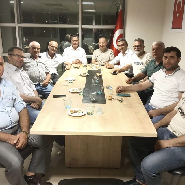 CHP Parti Meclisi Üyesi Yalçın Görgöz, Manisa'da Hemşehri Kültürleri Derneği'ni Ziyaret Etti