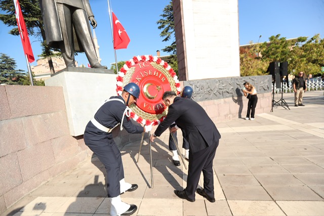 Eskişehir'de 30 Ağustos Zafer Bayramı ve Türk Silahlı Kuvvetleri Günü Kutlamaları