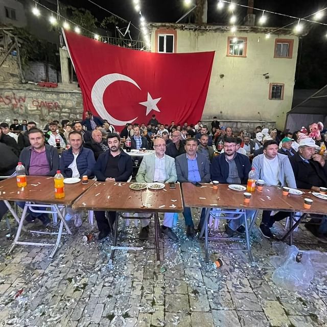 AK Parti Afyonkarahisar İl Başkanı Turgay Şahin, Değirmenayvalı Belediyesi'nin düzenlediği asker eğlencesine katıldı