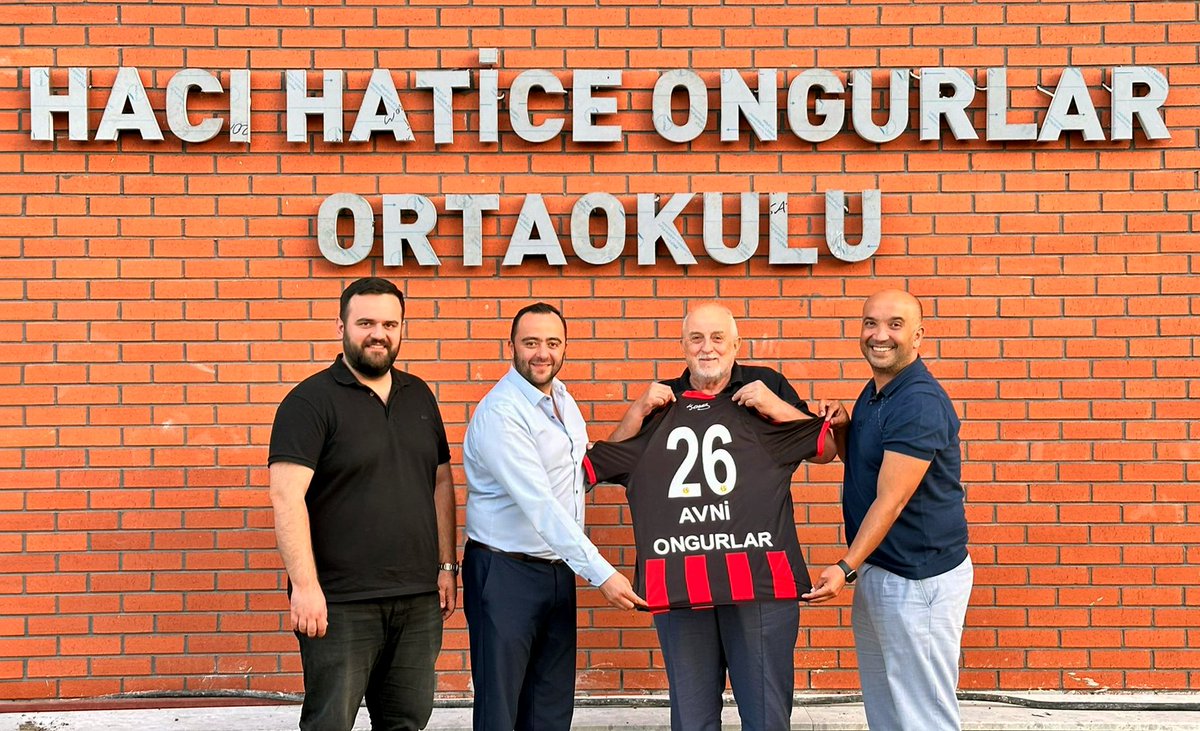 Eskişehirspor Yönetimi Hayırsever İş İnsanı Avni Ongurlar'ı Ziyaret Etti