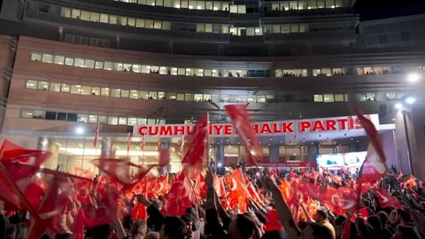 Cumhuriyet Halk Partisi Hedeflerine Ulaşmak İçin Çalışmalarını Sürdürüyor