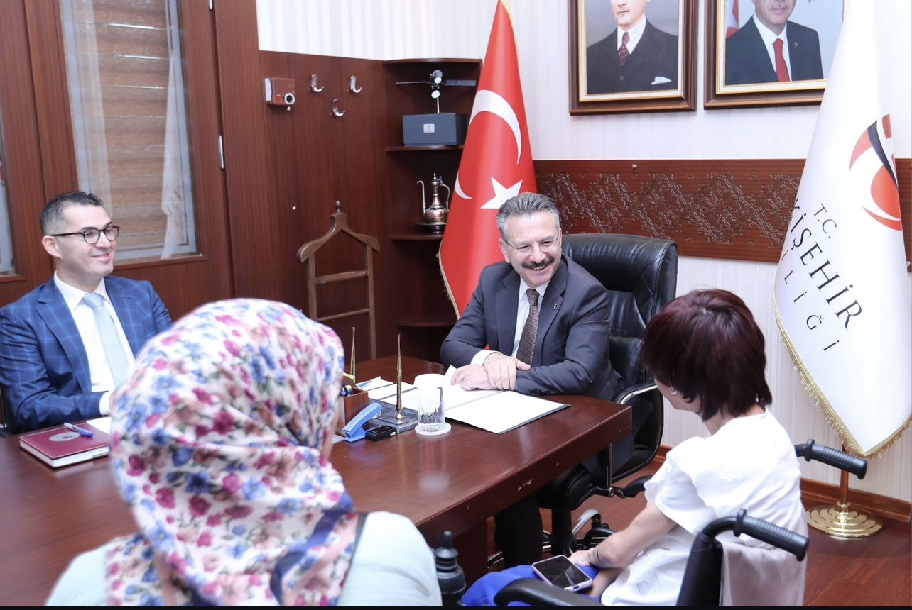 Valimiz Sayın Hüseyin Aksoy Halk Günü Toplantısı'nda Vatandaşları Dinledi