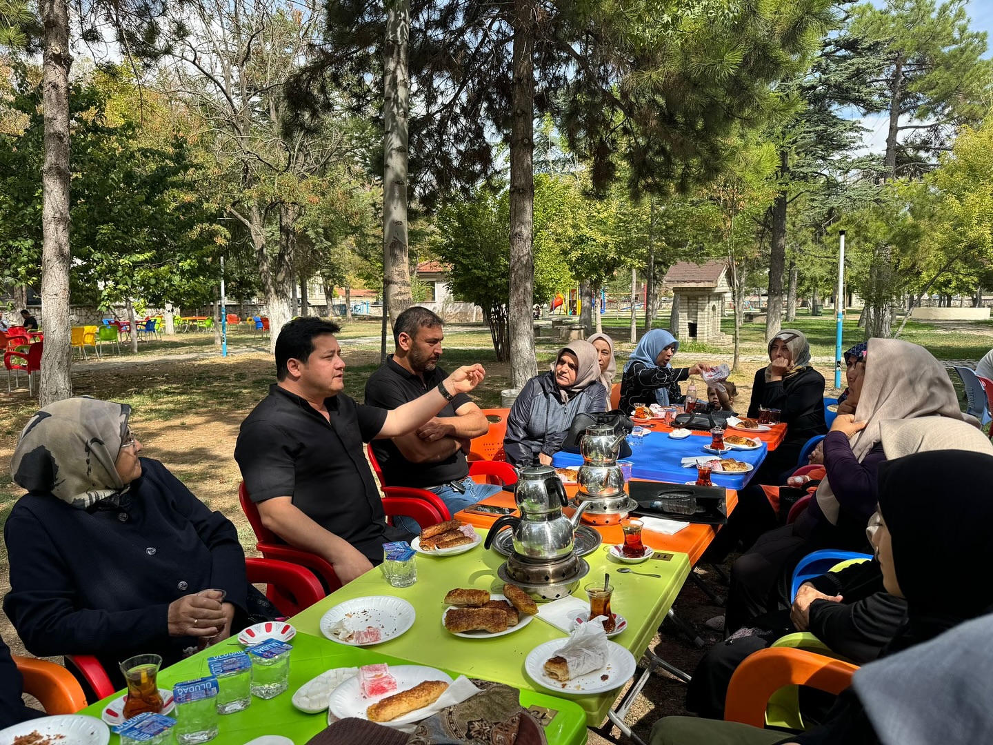 Bolvadin Belediye Başkanı Vatandaşlarla Adalet Parkı'nda Buluştu