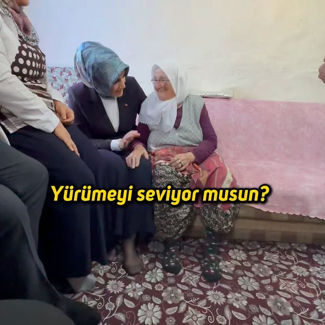 Kocatepe Beldesi'nde Şerife Teyze, duygusal anlar yaşattı