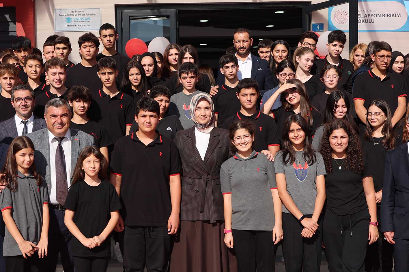 Vali Doç. Dr. Kübra Güran Yiğitbaşı, Birikim Okulları Afyonkarahisar Kampüsü'nün Açılışına Katıldı