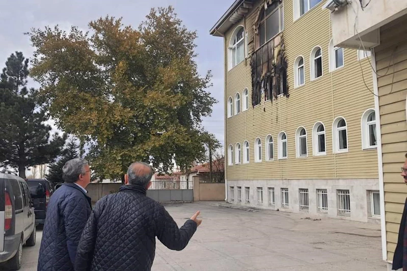 Salarda Yangın Sonrası Kuran Kursuna Anlamlı Ziyaret