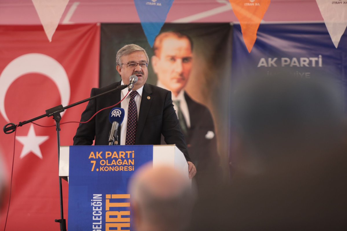 İhsaniye İlçesi'nde Coşkulu Kongre: Mustafa Özer Güven Tazeledi