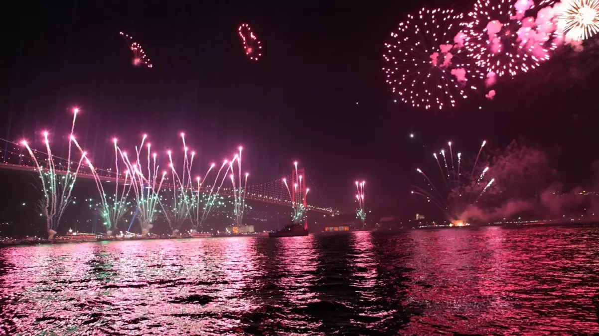 İstanbul'da İzinsiz Havai Fişek Atanlara Büyük Ceza Şoku!