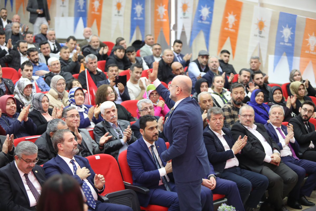 AK Parti Afyonkarahisar İl Teşkilatı Kongresi Coşkuyla Gerçekleşti