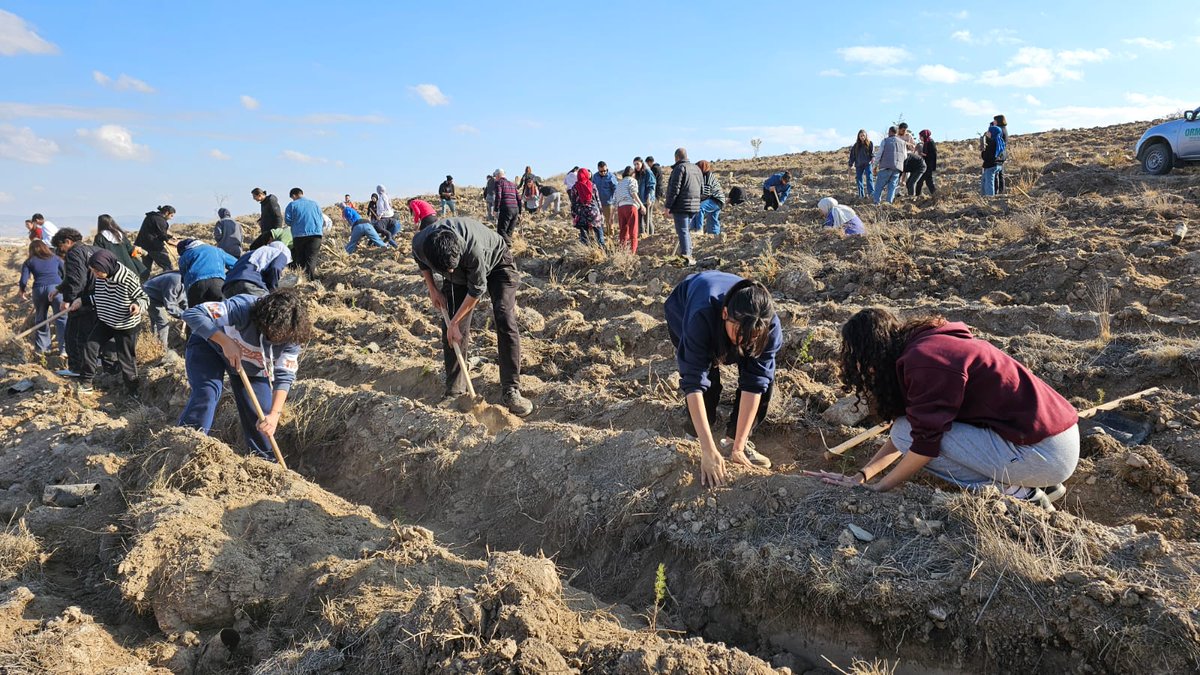 Afyon'da Doğa İçin Umut: 2024 Fidan Toprakla Buluştu