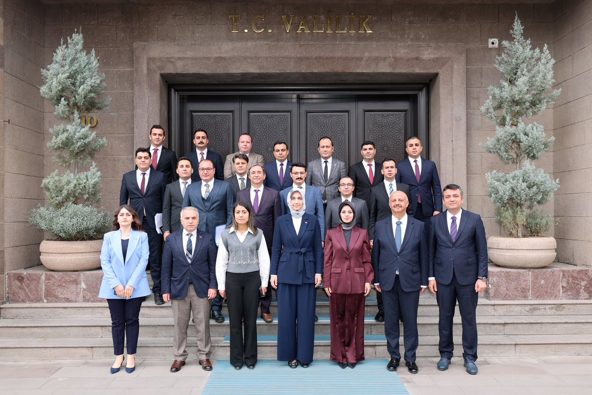 Afyonkarahisar'da İlçe Yönetimleri Masaya Yatırıldı