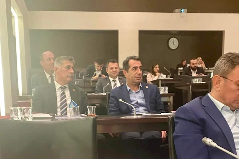 CHP Yönetimi, Özgür Özel Liderliğinde Stratejik Bir Toplantıda Bir Araya Geldi