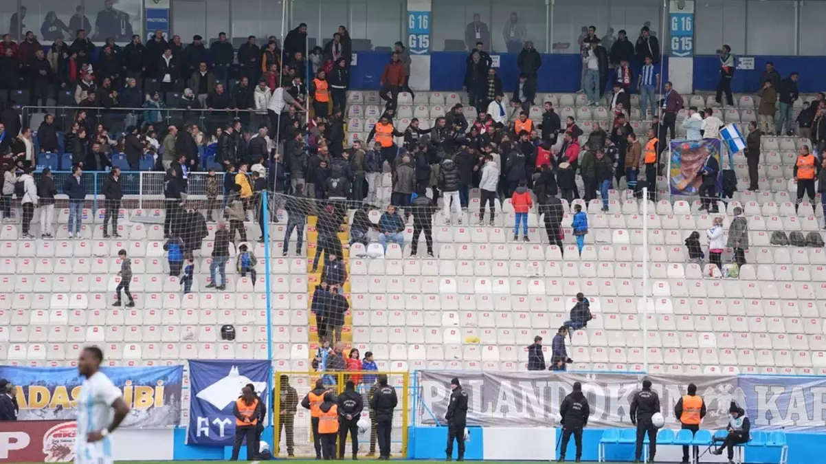 Erzurumspor-Karagümrük Maçında Tribünler Karıştı: Başkan Taraftarları Sakinleştirdi