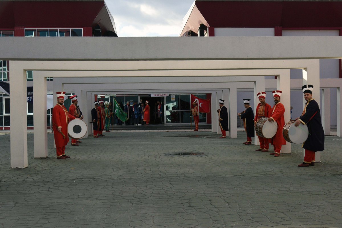 Afyon Kocatepe Üniversitesi'nde Coşkulu Mezuniyet Töreni