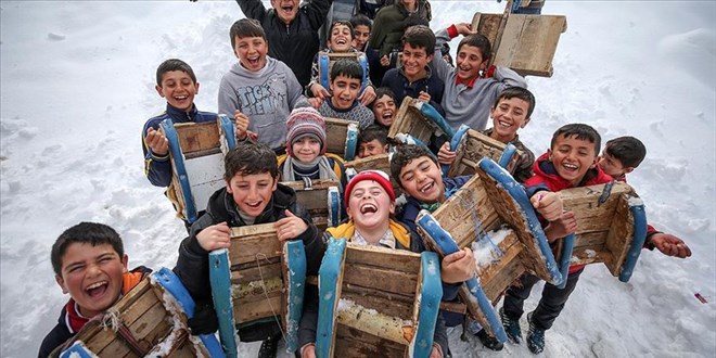 Yoğun Kar Yağışı 9 İlde Eğitime Ara Verilmesine Neden Oldu