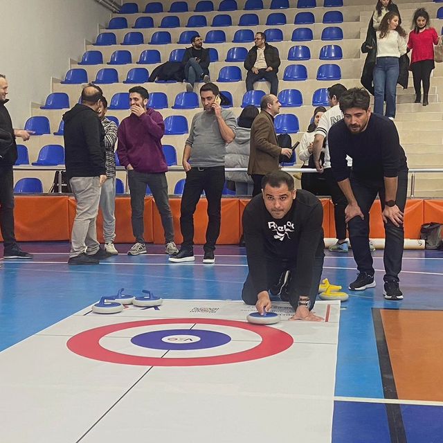 Sinanpaşa'da Öğretmenler Günü Coşkusu: 70 Sporcu Curling Müsabakalarında Buluştu