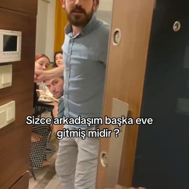 Yanlış Kapıyı Çalan Kız ve Tatlı Bir Karşılaşma