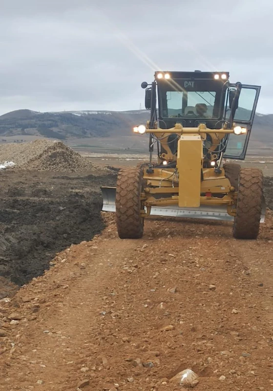 Bolvadin'de Çiftçiler İçin Büyük Hamle: Toprak Serimi Başladı