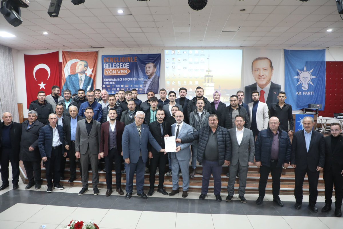 AK Parti Sinanpaşa İlçe Gençlik Kolları Kongresi Coşkuyla Gerçekleşti