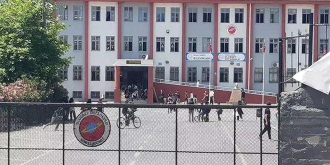 Kocaeli'de Öğretmene Saldırı Cezası Ertelendi