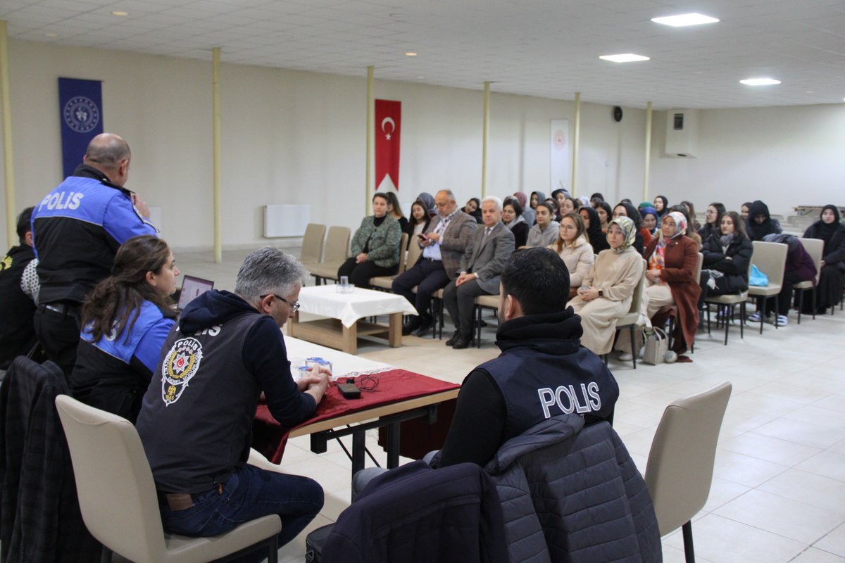 Afyonkarahisar'da Güvenli Gelecek İçin Kız Öğrencilere Eğitim Desteği