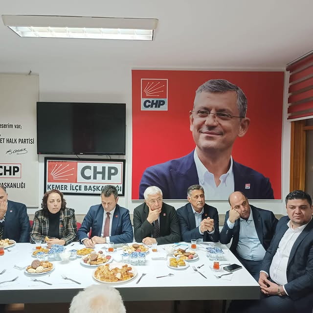 CHP Heyeti, Antalya Kemer'de Partililerle Buluştu