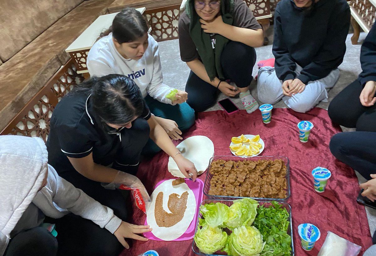 Öğrenciler İçin Çiğköfte Gecesi: Lezzet ve Eğlencenin Buluşması