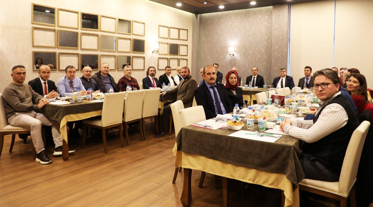 Emektar Müdüre Veda: İbrahim Türk'e Anlamlı Gece