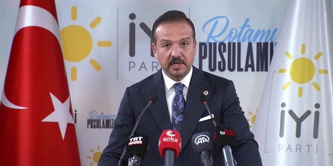 İYİ Parti'de İstifalar ve Olağanüstü Kongre Çabaları