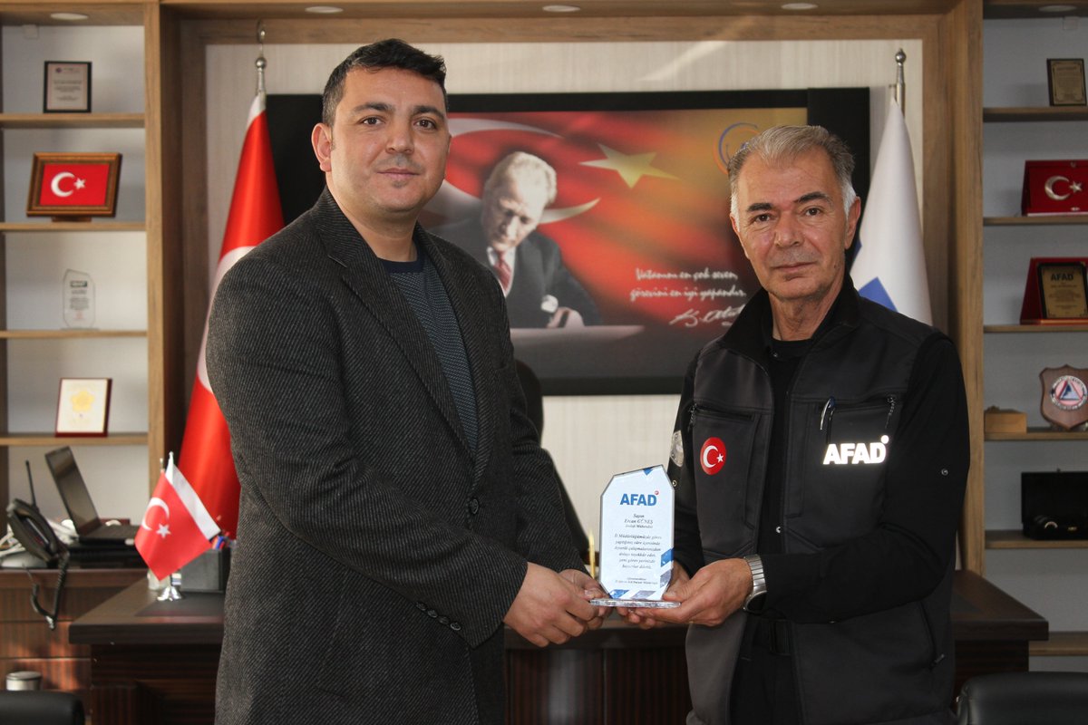 AFAD İl Müdürlüğü Ercan Güneş'i Plaketle Uğurladı