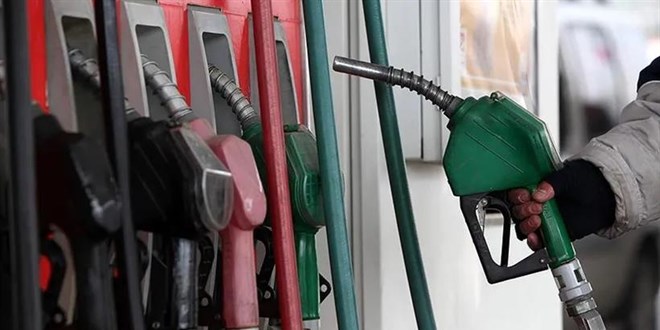 Benzine Gece Yarısından İtibaren Zam Geliyor