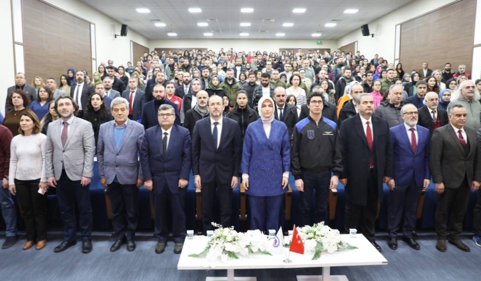 Uzayda Geleceğe İlham Veren Buluşma: Astronot Atasever, AFSÜ'de Öğrencilerle Bir Araya Geldi