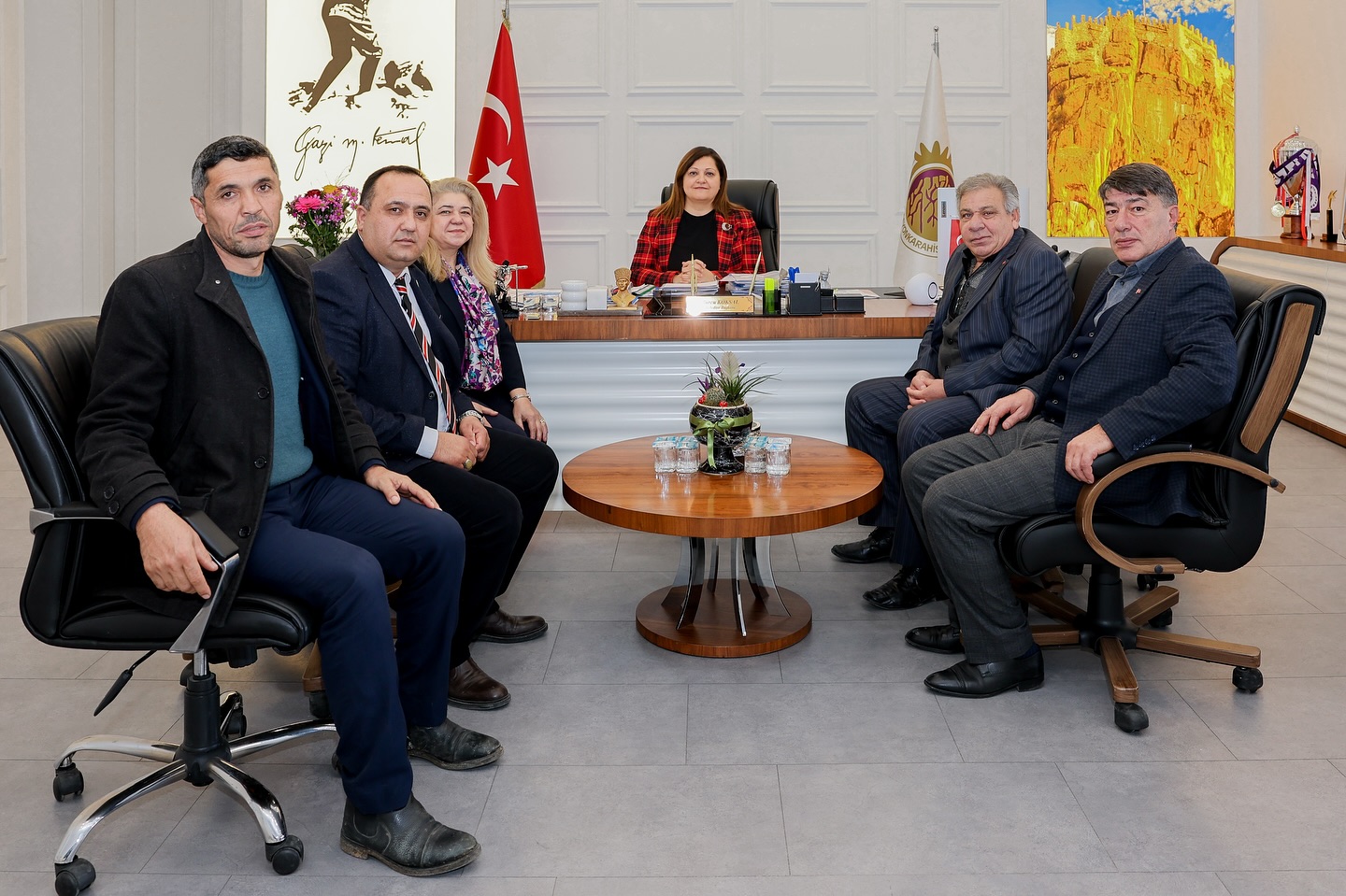 Afyonkarahisar'da Muhtarlar Derneği'ne Teşekkür Ziyareti