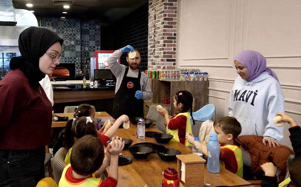 Minik Şefler Pizza Atölyesinde Harikalar Yaratıyor