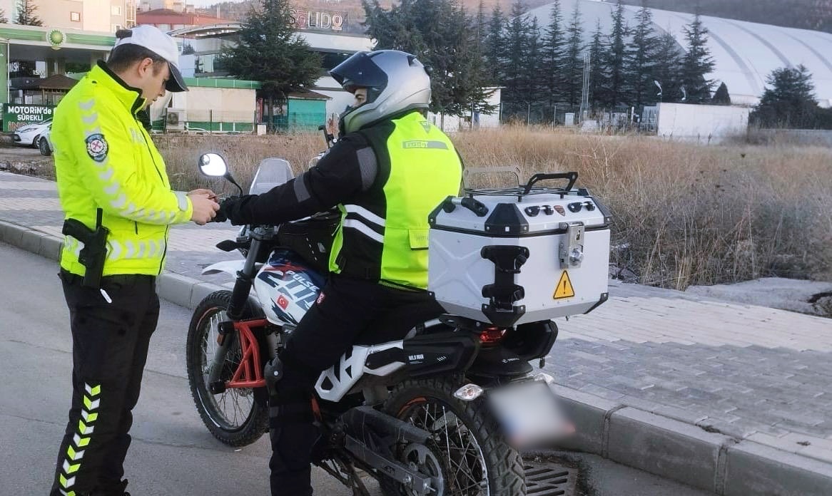 Afyonkarahisar'da Trafik Güvenliği İçin Polis Seferberliği