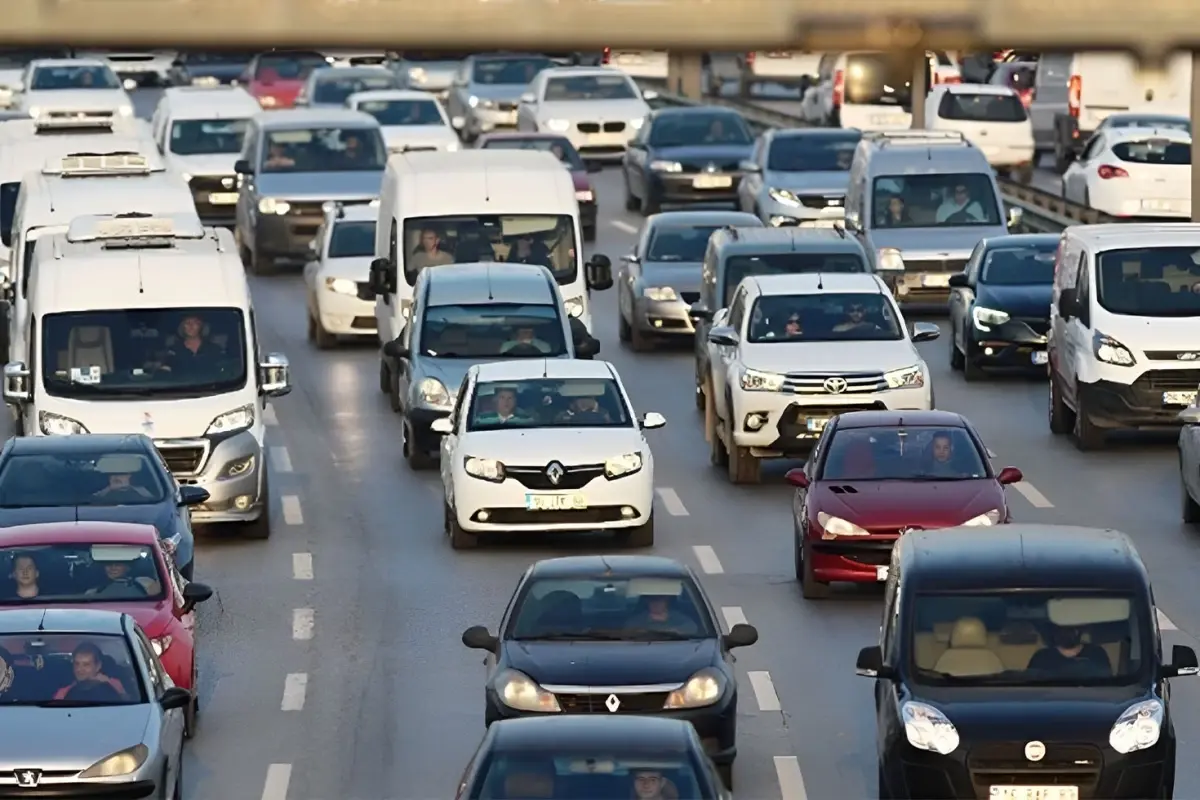 Gelir İdaresi Başkanlığı'ndan Sürücülere Motorlu Taşıtlar Vergisi Uyarısı