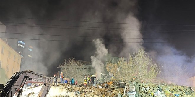 İçişleri Bakanı Yerlikaya, Konya'daki Çöken Bina İçin Devam Eden Arama Çalışmalarını Açıkladı