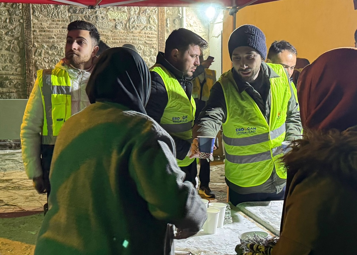 Miraç Kandili'nde Afyonkarahisar'da Geleneksel Süt İkramı