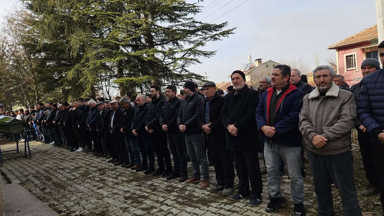 Afyonkarahisar Belediye Meclis Üyesi Tahsin Aydın'ın Anneannesi Dualarla Uğurlandı