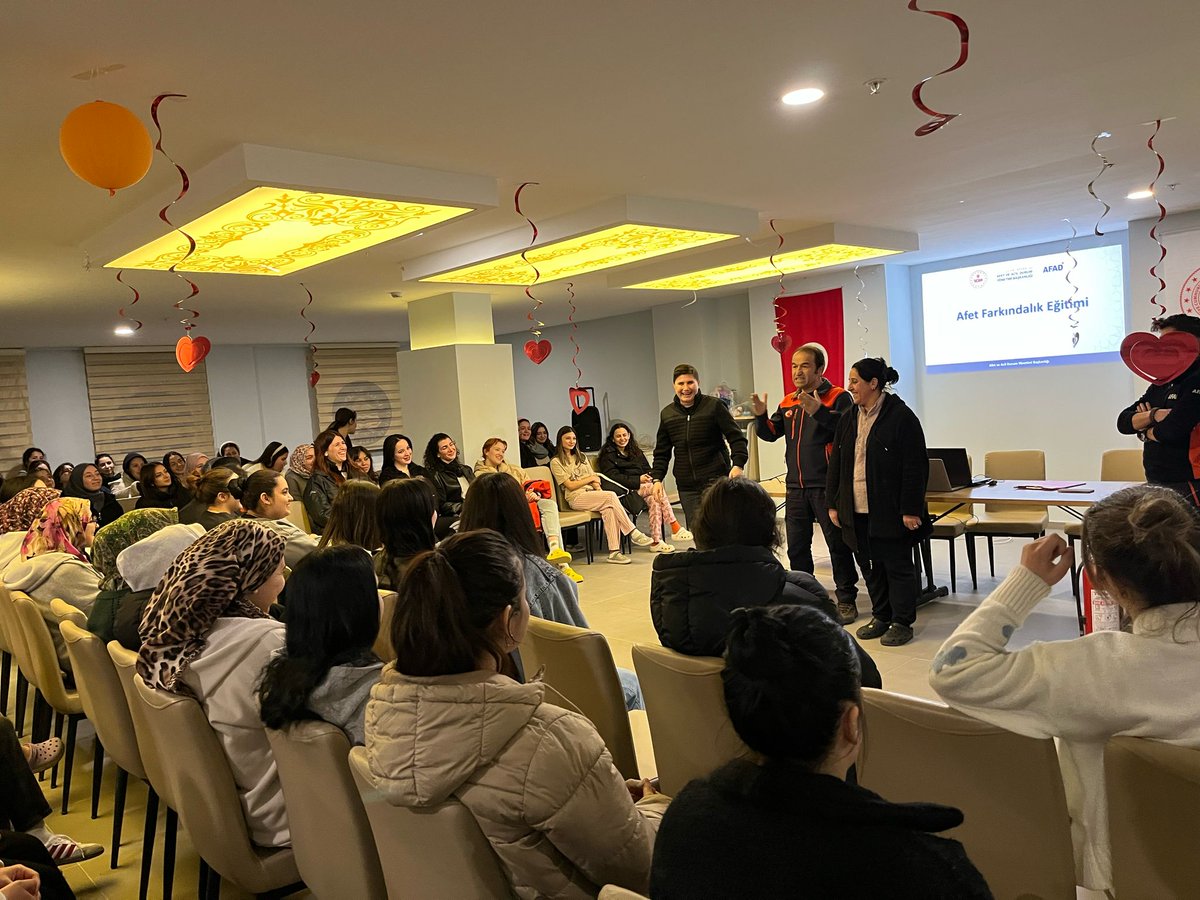 Afet Farkındalık Eğitimi: Kız Öğrenci Yurdunda Gerçekleştirildi