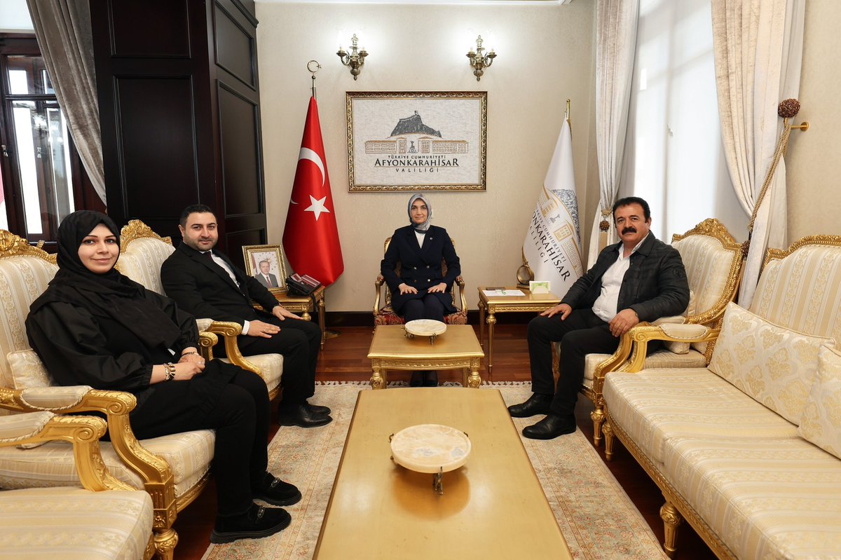 Afyonkarahisar Valisi, İş İnsanı ve Belediye Meclis Üyesini Makamında Ağırladı